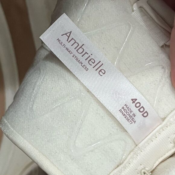 Ambrielle Multi-Way Strapless Cream Nude Underwire Bra Size 40DD - Picture 2 of 6